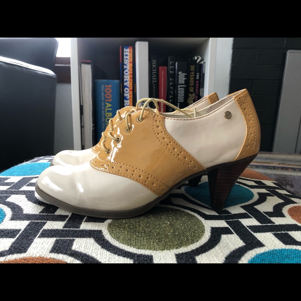 Bass tan and cream spectator oxfords